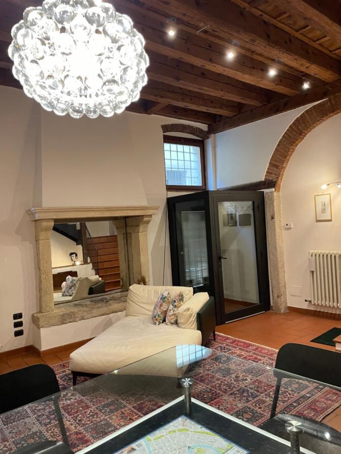 베로나 Loft Ponte Pietra 빌라 외부 사진